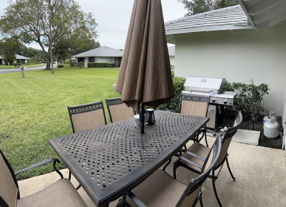 Dreamy Pga National Club Cottage パームビーチ・ガーデンズ エクステリア 写真